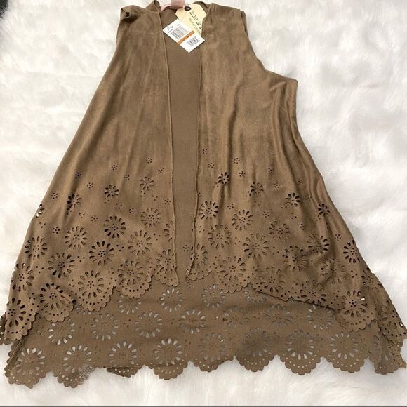 Band of Gypsies NWT Zoe & Rose Floral Cut Out Vest (S) - Picture 1 of 6